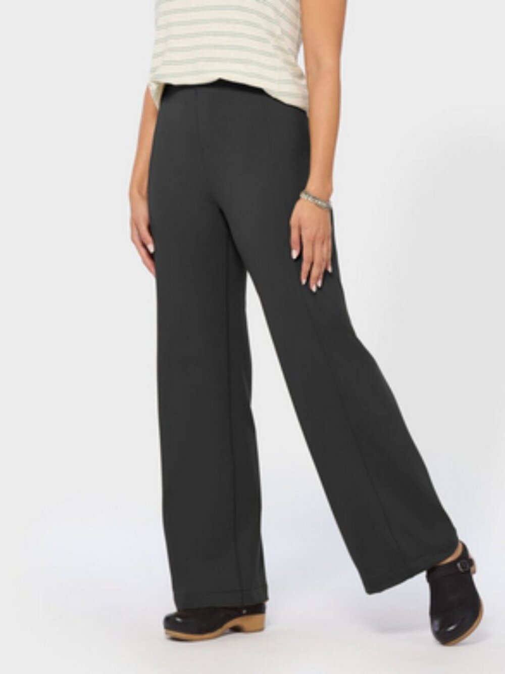 Duluth NoGA Go-To Hi-Rise Black Wide-Leg Pants M Short